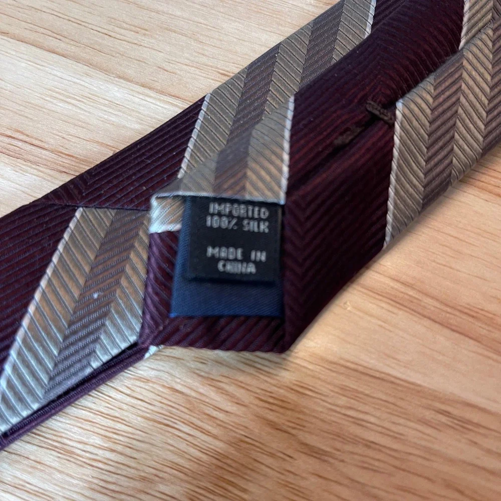 JOS A BANK EXECUTIVE COLLECTION Men's‎ Silk Burgundy Gold Stripe Neck Tie